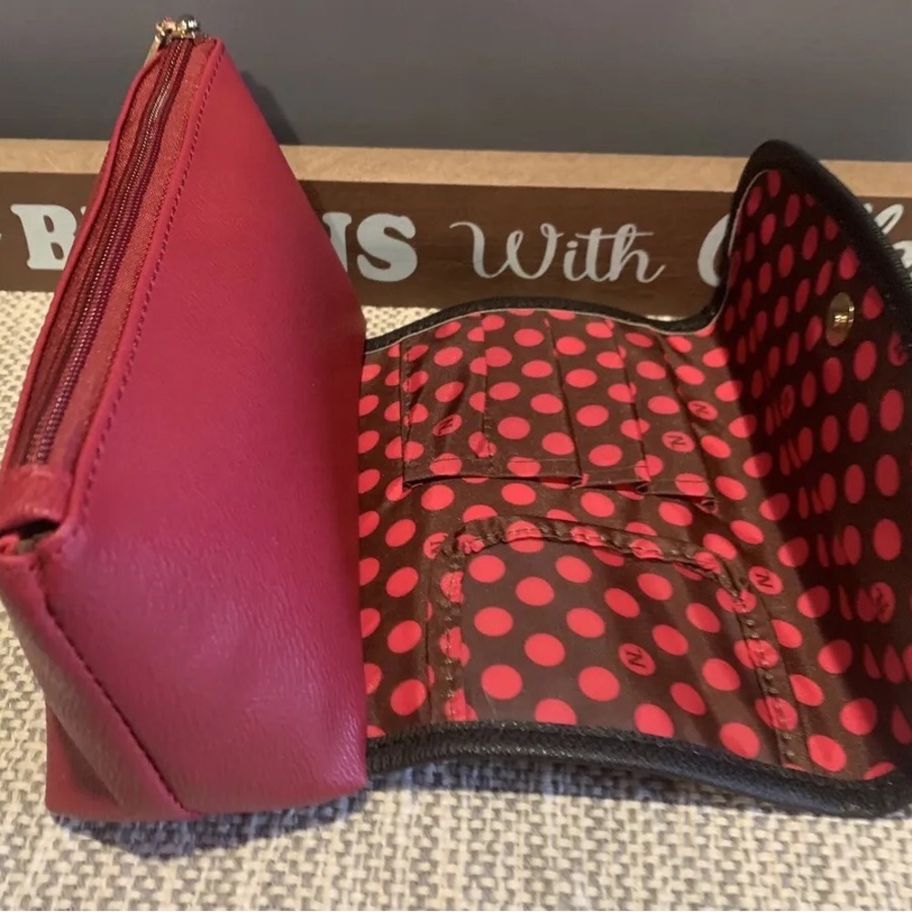 Nicole Lee cosmetic bag - Picture 3 of 5